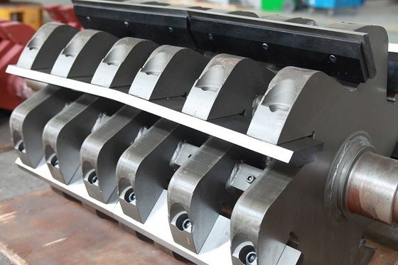 دستگاه سنگ شکن پلاستیکی ضایعات بطری حیوان خانگی با سر و صدای کم 1200kg / H